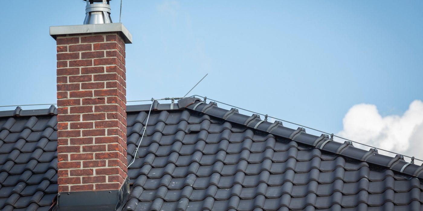 Reference rodinný dům Benešov 2015 - střešní krytina Tondach Samba 11 glazura Amadeus černá & Lícové cihly Terca Blue Velvet | Wienerberger